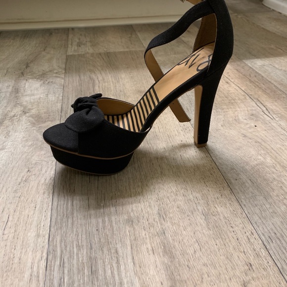 Sandal - Picture 2 of 6